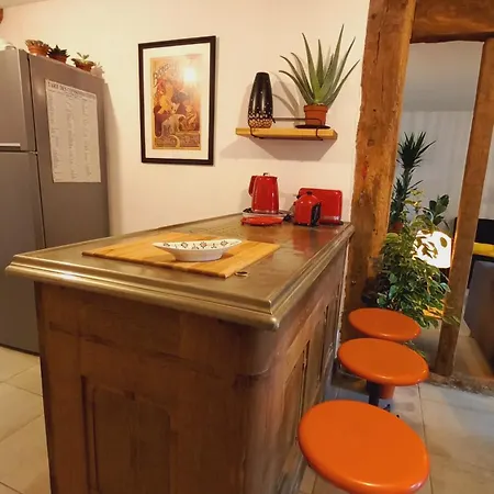 Les Pommiers Holiday home *