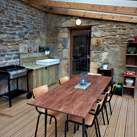 Les Pommiers Holiday home *